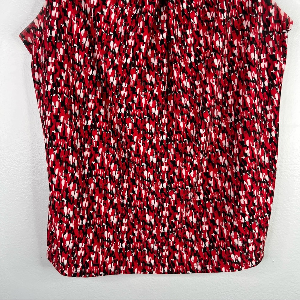 Jones Studio Top Women's 1X Red Black Abstract Keyhole Sleeveless Career Blouse - Picture 5 of 13